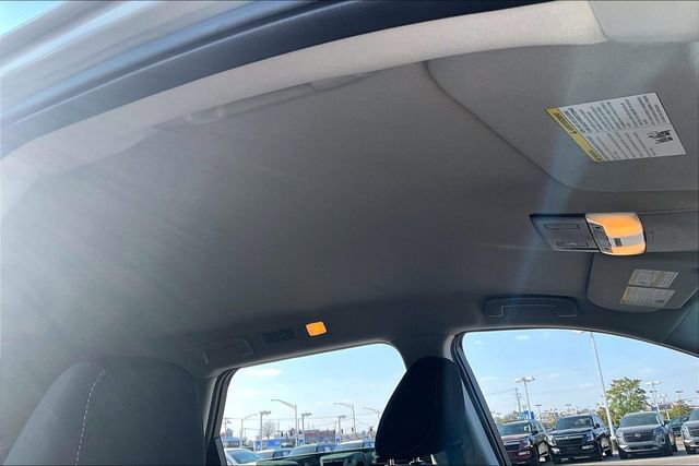 Certified 2025 Nissan Pathfinder SV image 23