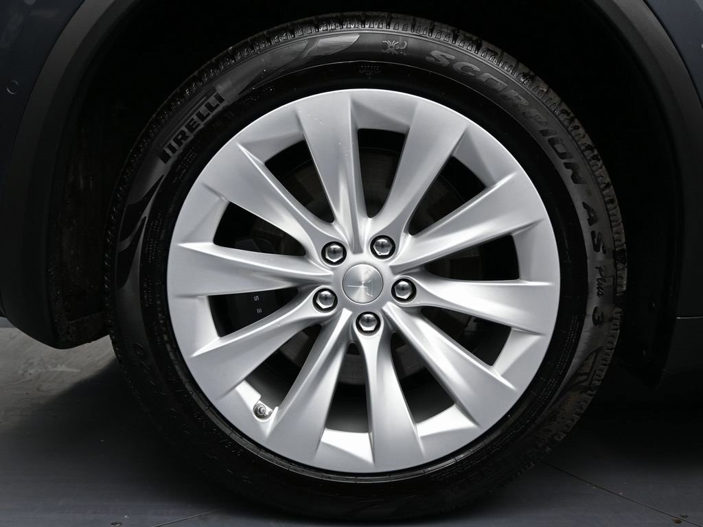 Used 2021 Tesla Model X Long Range image 12