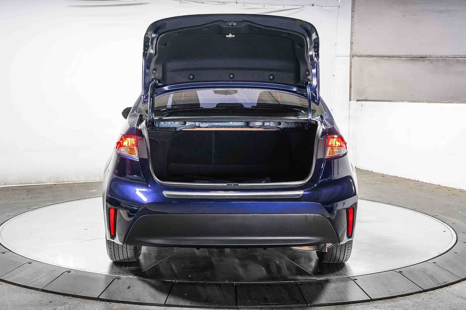 Certified 2025 Toyota Corolla LE FWD image 27