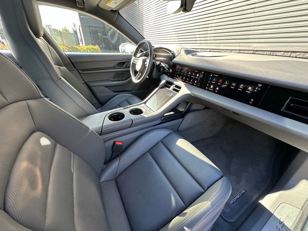 Used 2024 Porsche Taycan 4S image 36