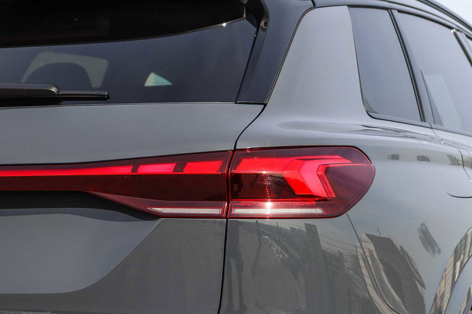 Used 2025 Audi Q6 e-tron Premium w/ Convenience Package image 10