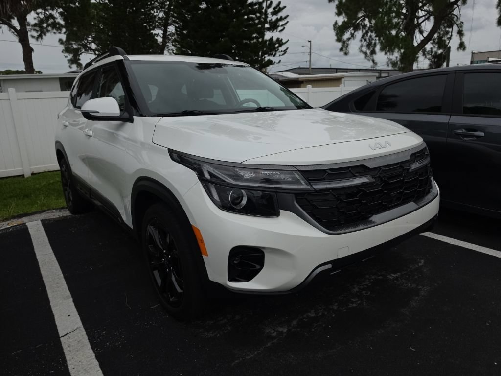 Certified 2024 Kia Seltos X-Line AWD/4WD image 2
