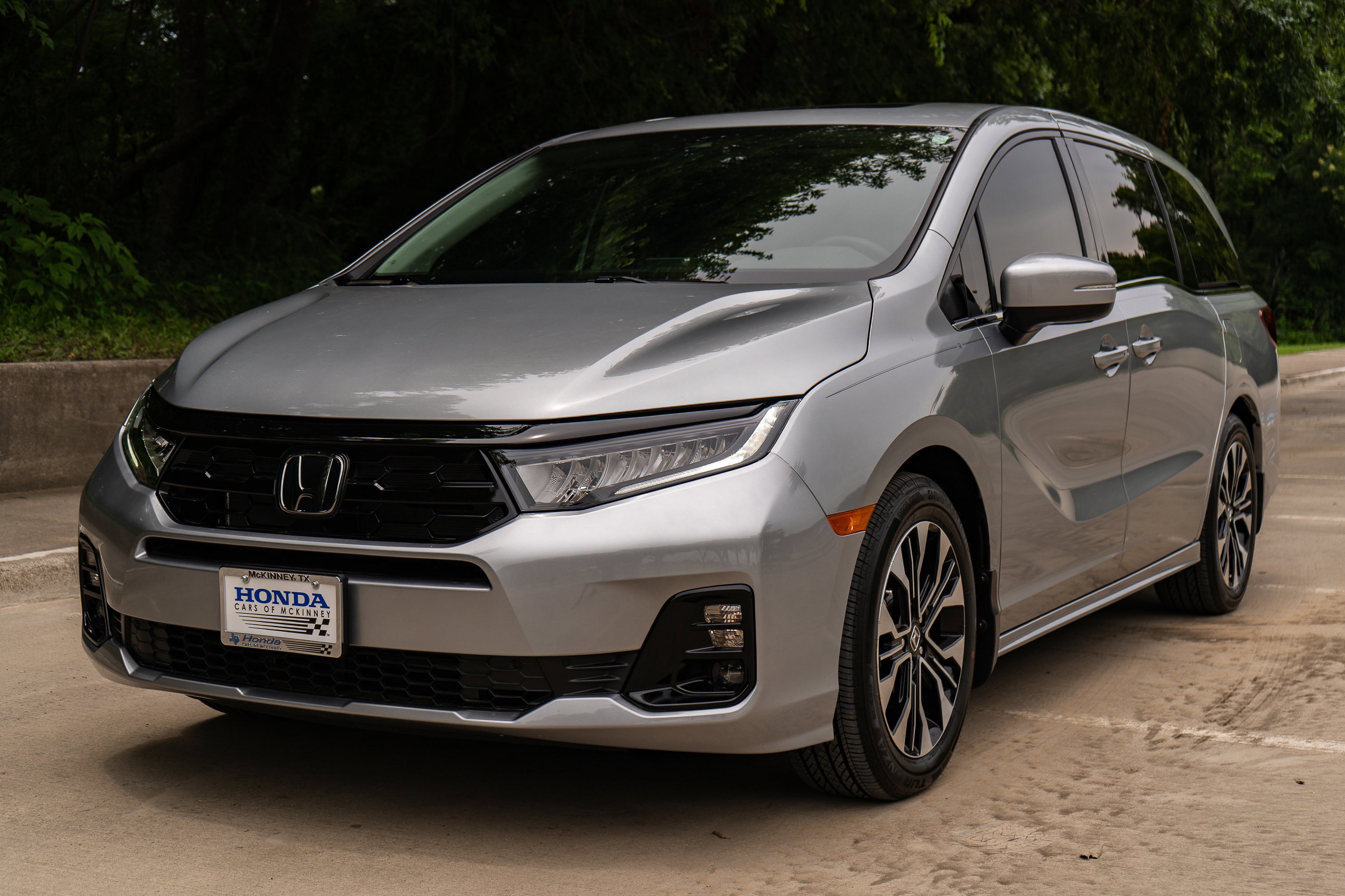 Certified 2025 Honda Odyssey Elite image 5