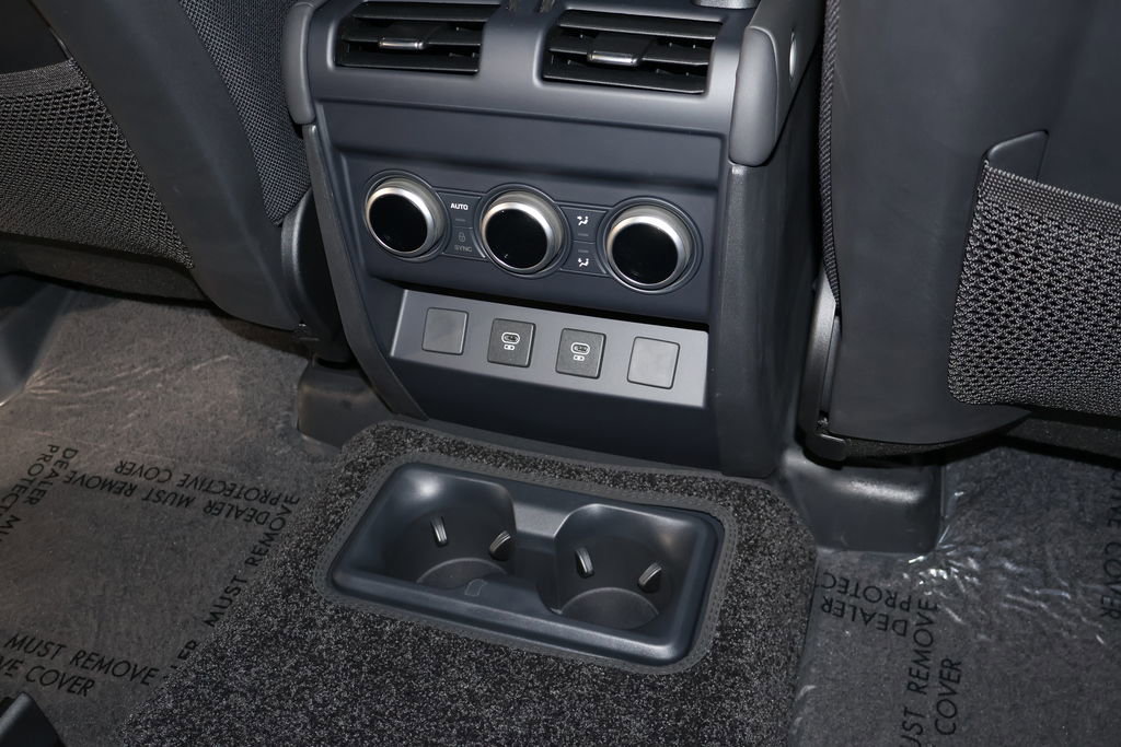 Used 2025 Land Rover Defender 130 V8 image 40
