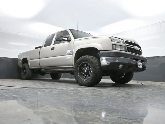 Used 2006 Chevrolet Silverado 3500 LT w/ Heavy-Duty Power Package AWD/4WD image 37