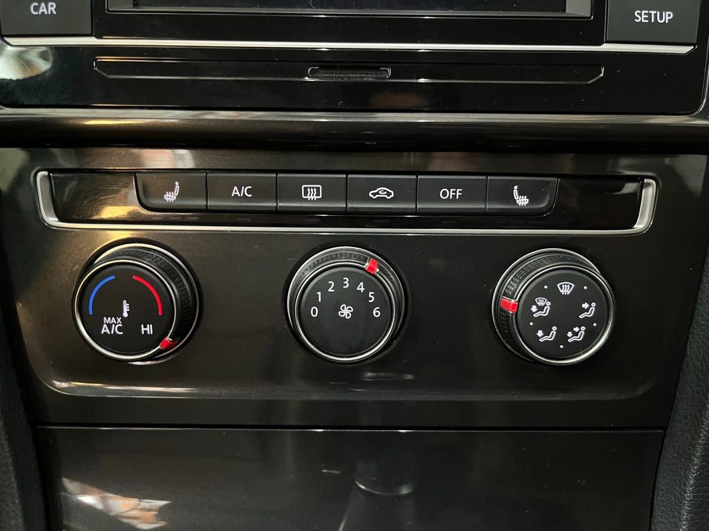 Used 2019 Volkswagen Golf Alltrack S image 16