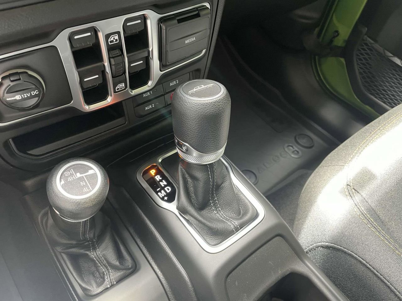 New 2025 Jeep Gladiator Sport AWD/4WD image 39