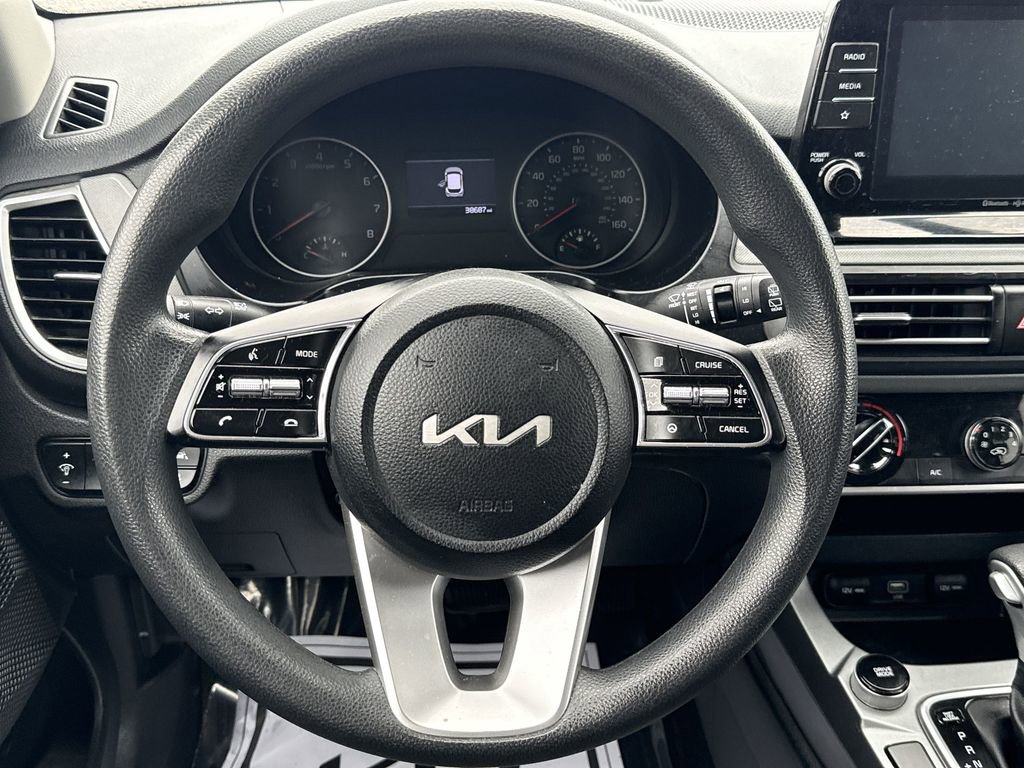 Used 2023 Kia Seltos LX AWD/4WD image 11