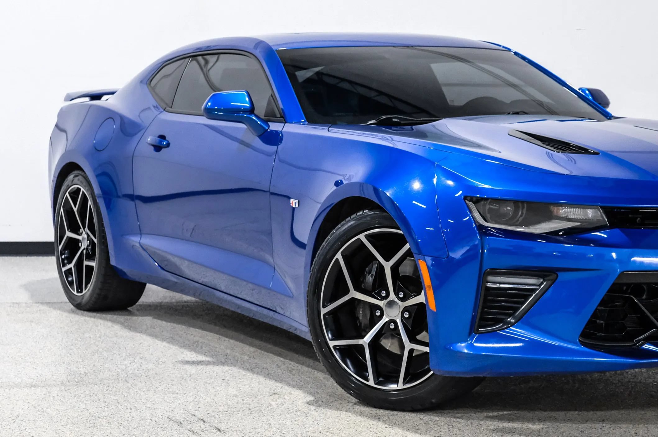 Used 2017 Chevrolet Camaro SS RWD image 10