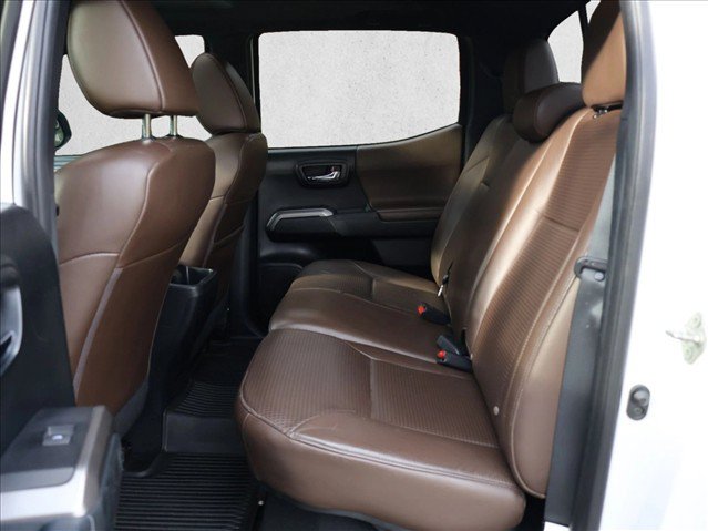 Used 2017 Toyota Tacoma Limited w/ Tow Package AWD/4WD image 23