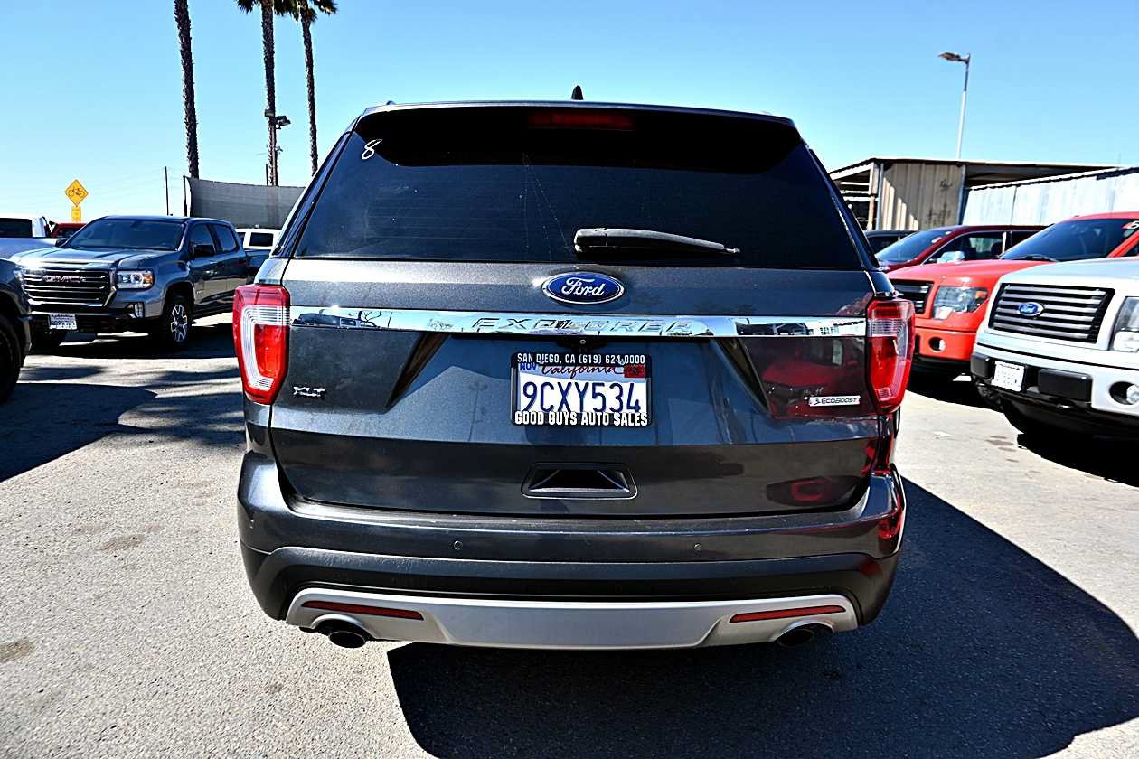 Used 2017 Ford Explorer XLT FWD image 6