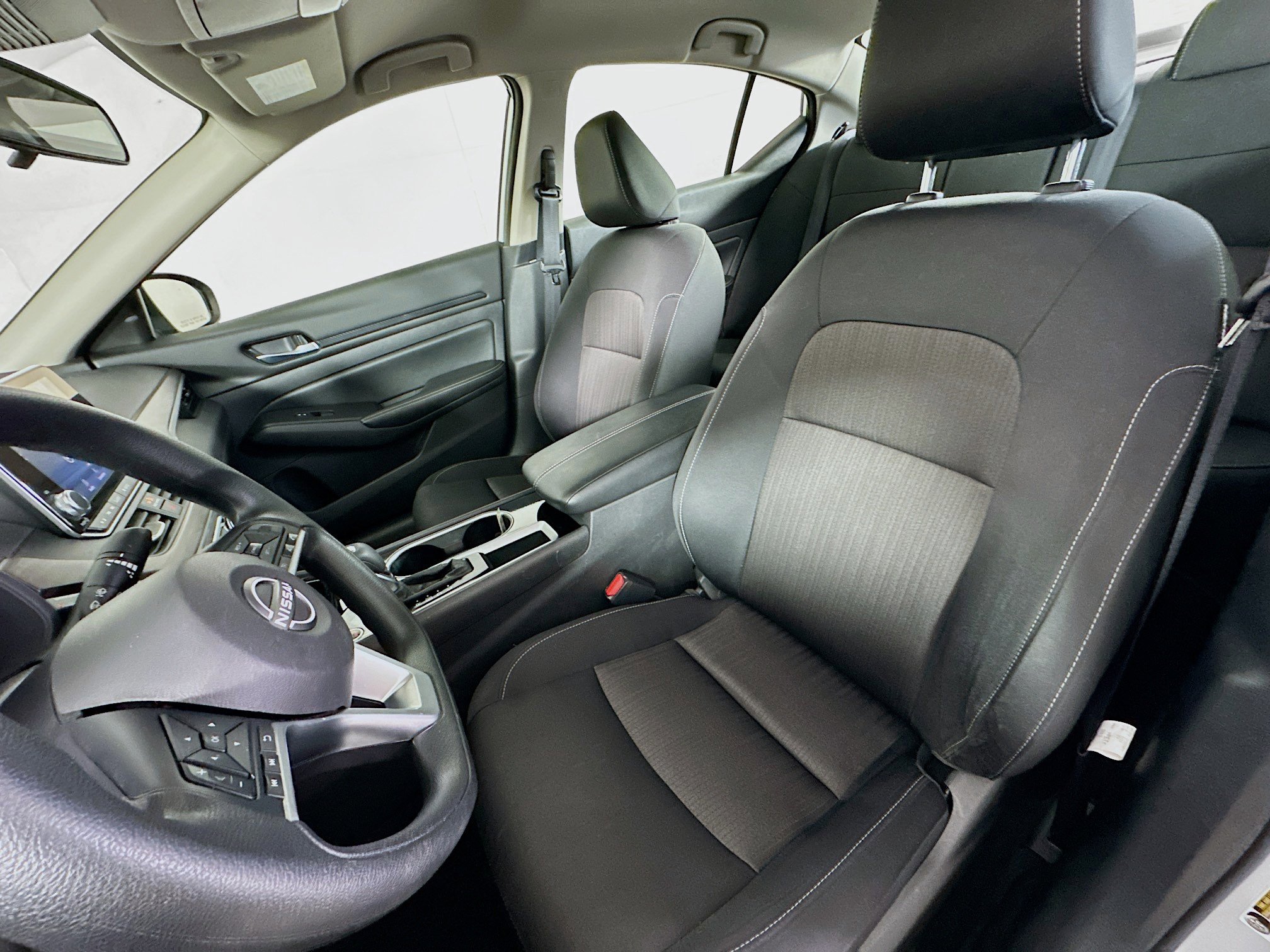 Used 2024 Nissan Altima 2.5 SV image 13