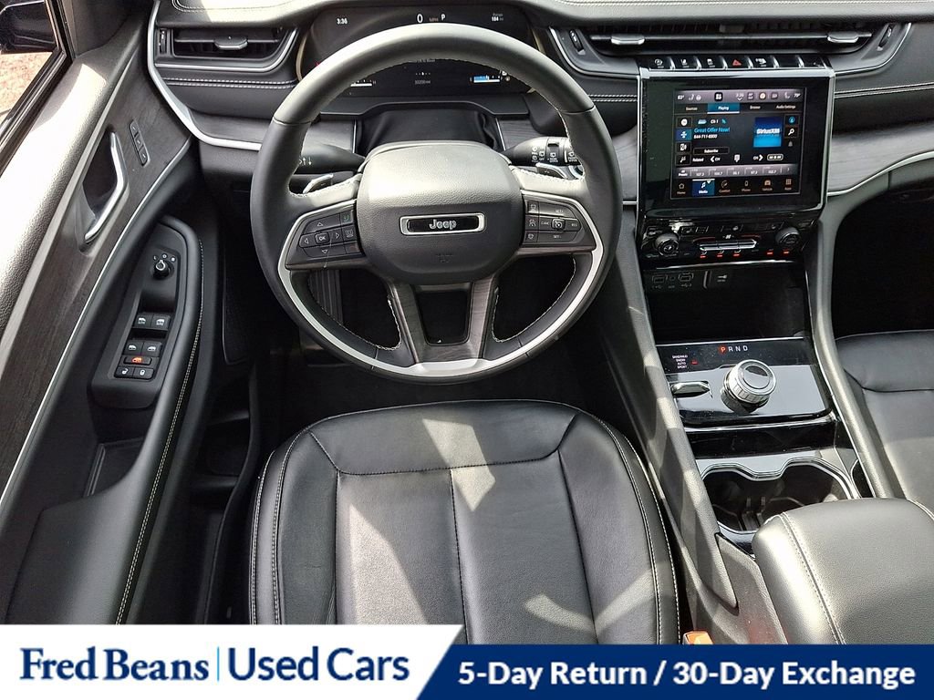 Used 2022 Jeep Grand Cherokee L Limited w/ Black Appearance Package image 12