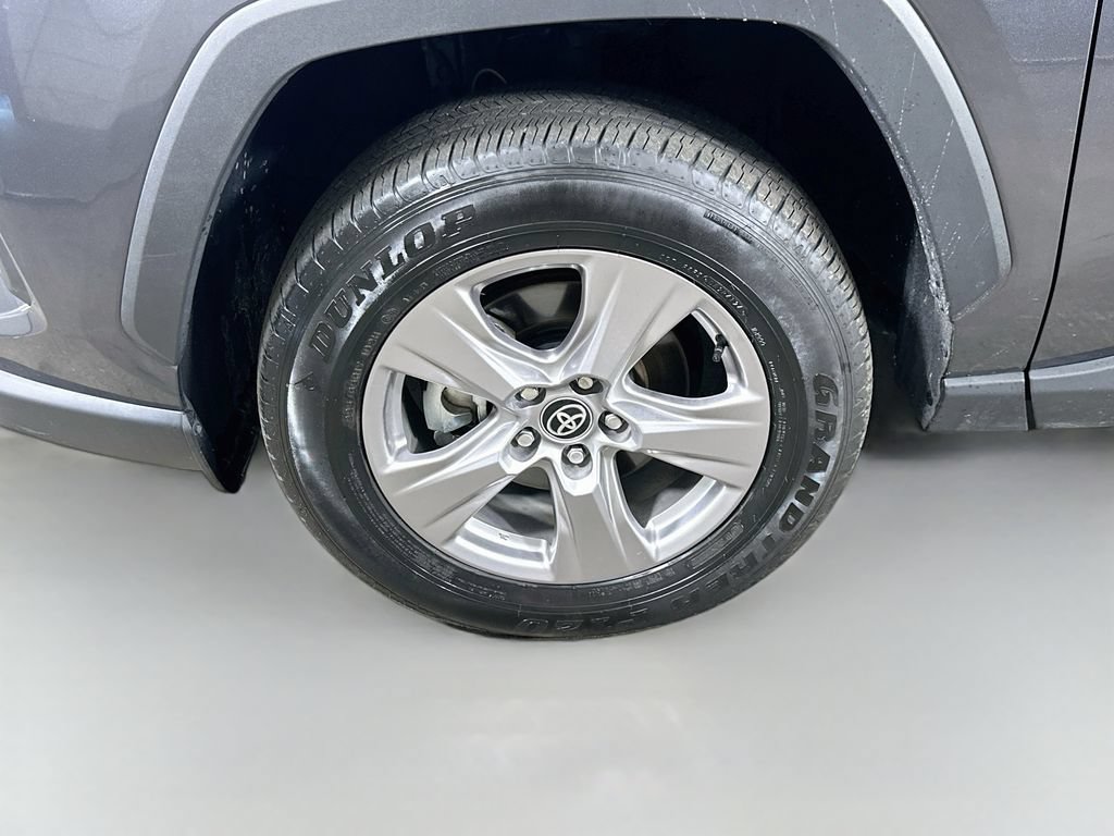 Used 2025 Toyota RAV4 XLE FWD image 8