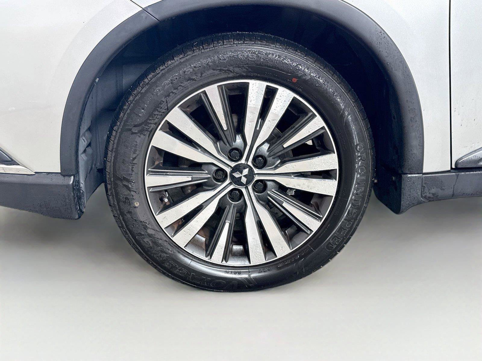 Used 2020 Mitsubishi Outlander GT AWD/4WD image 19