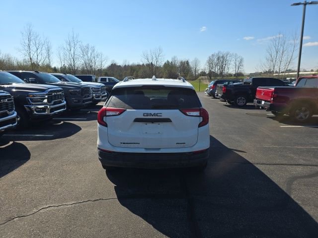 Used 2022 GMC Terrain SLE w/ Driver Convenience Package image 4