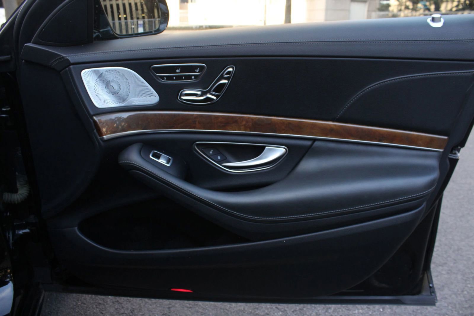 Used 2015 Mercedes-Benz S 550 4MATIC Sedan image 31