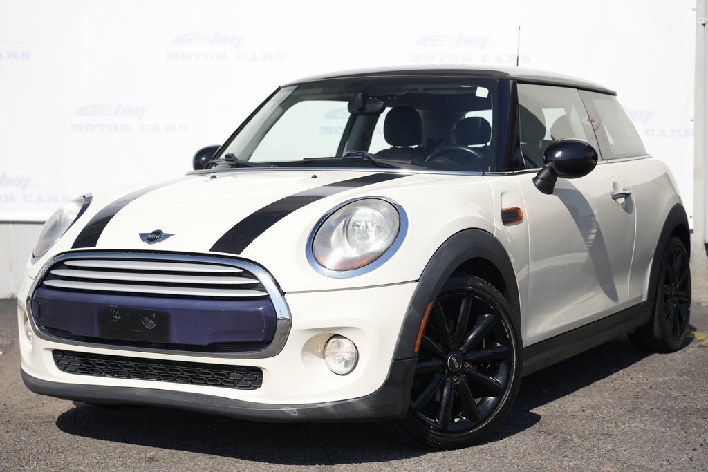 Used 2014 MINI Cooper 2-Door Hardtop image 2