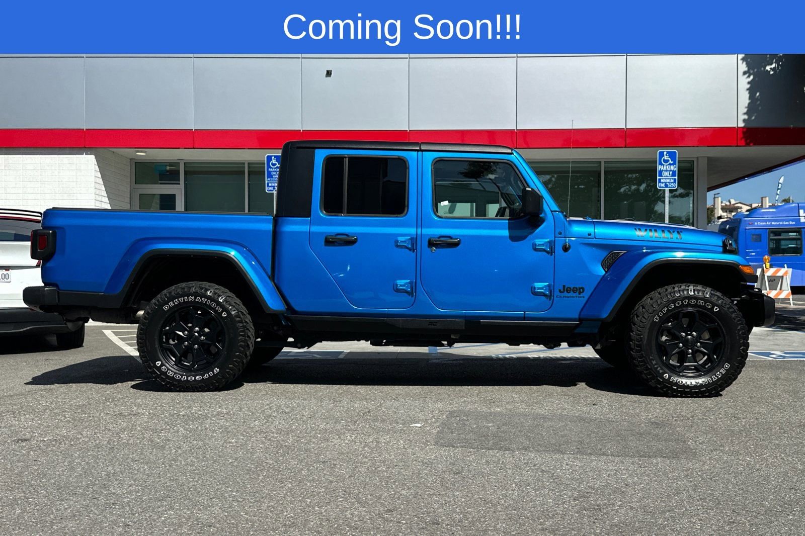 Used 2022 Jeep Gladiator Sport AWD/4WD image 3