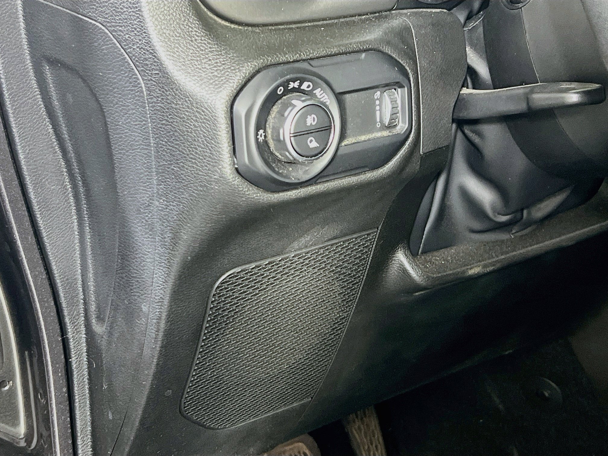 Used 2023 Jeep Gladiator Sport AWD/4WD image 10