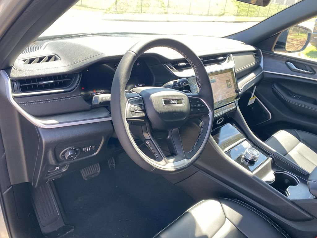 New 2026 Jeep Grand Cherokee L Limited w/ Limited Altitude Package RWD image 15