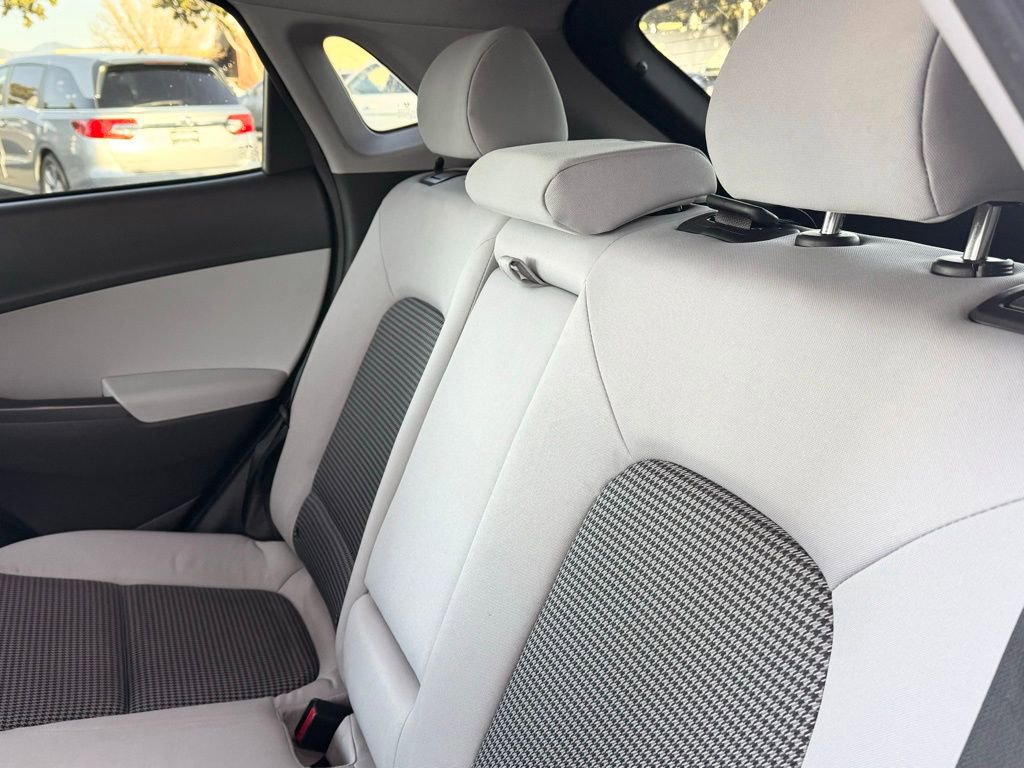 Used 2022 Hyundai Kona SE image 21