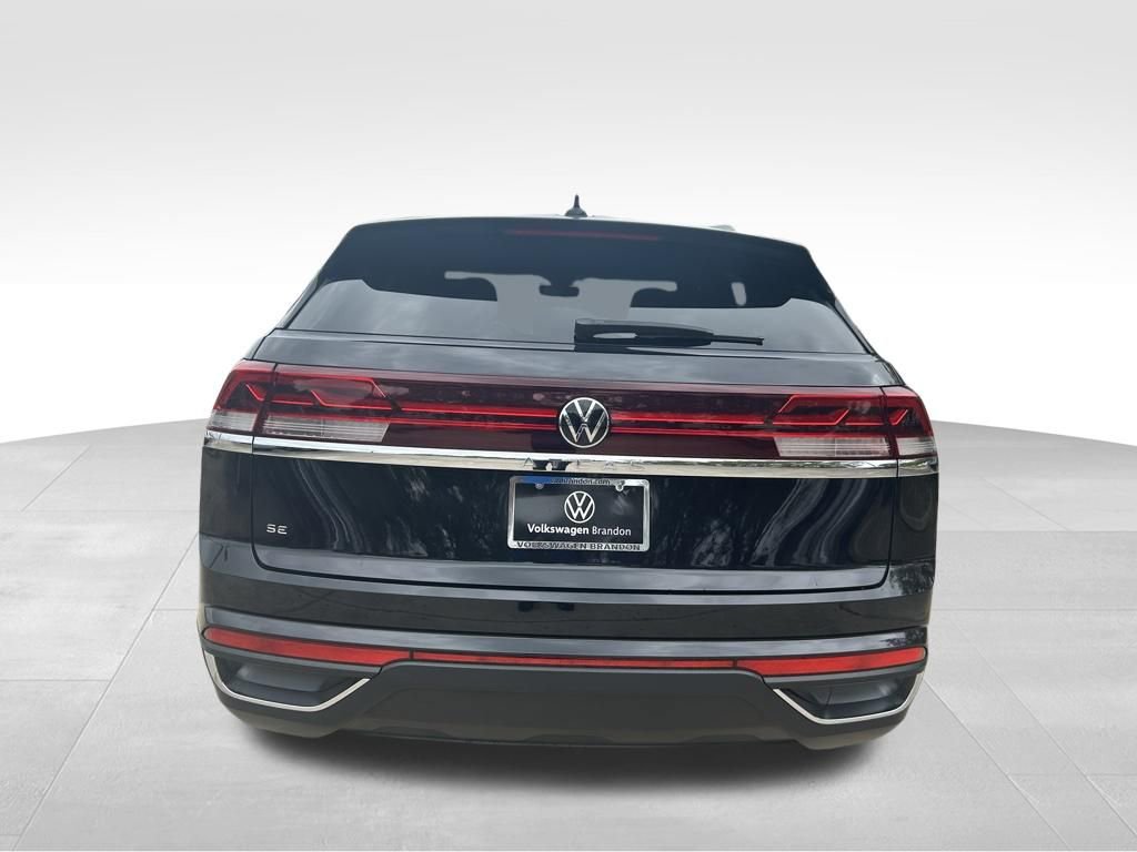 Certified 2024 Volkswagen Atlas Cross Sport SE image 4