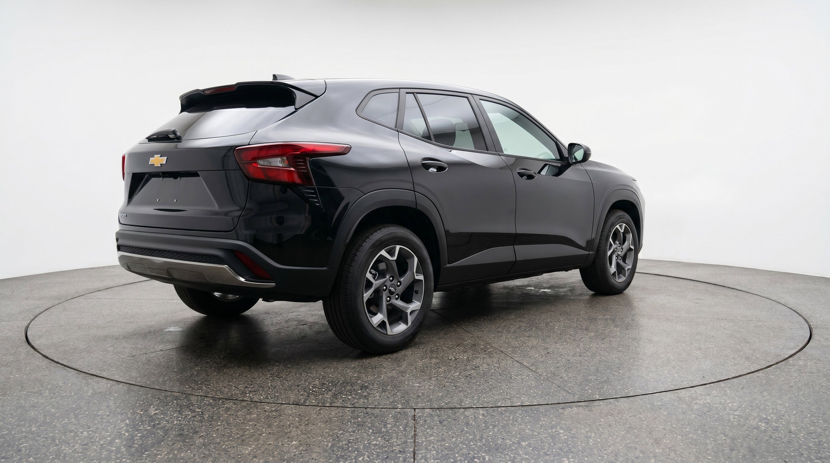 Used 2025 Chevrolet Trax LT FWD image 9