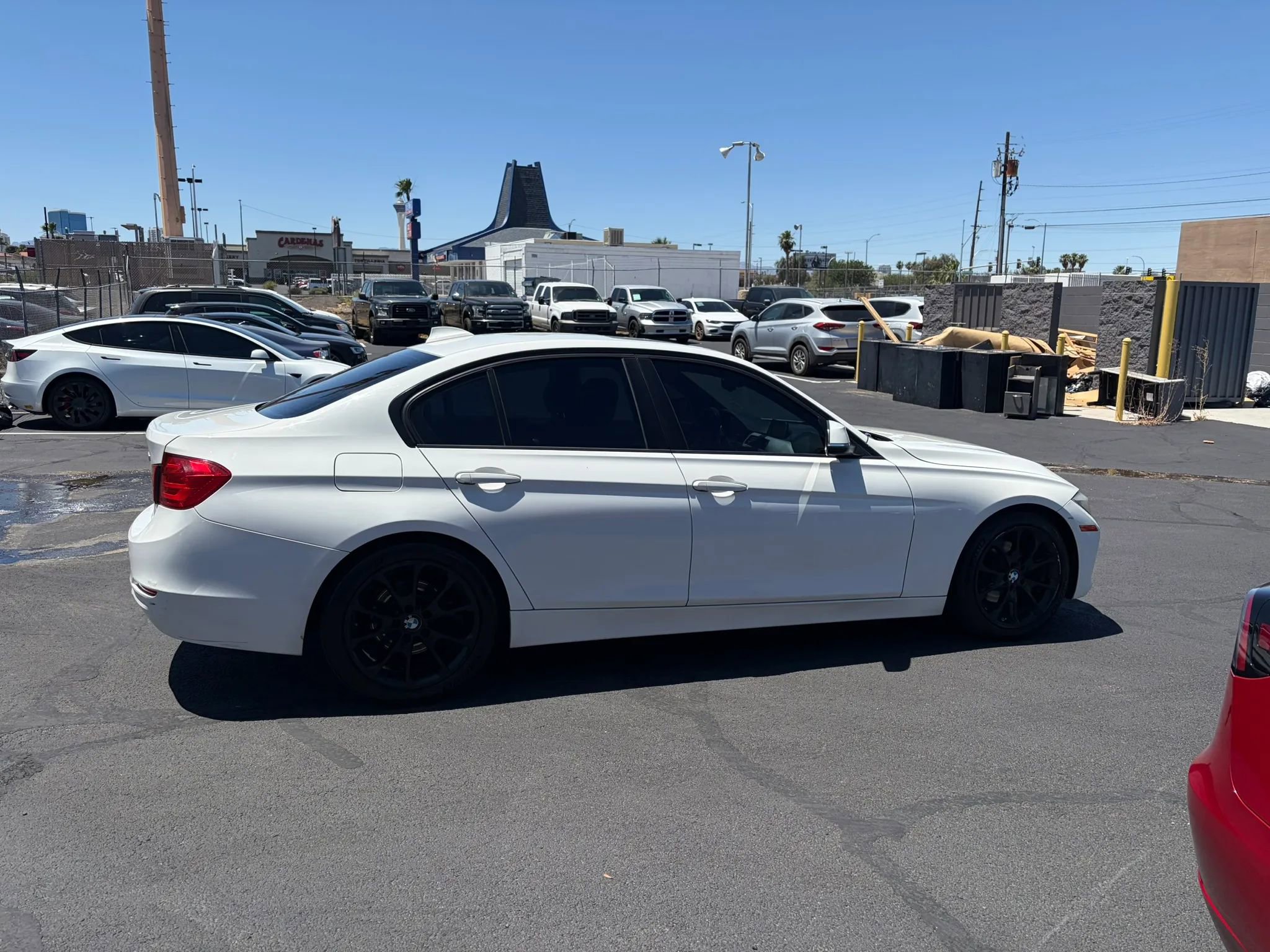 Used 2013 BMW 320i Sedan RWD image 3