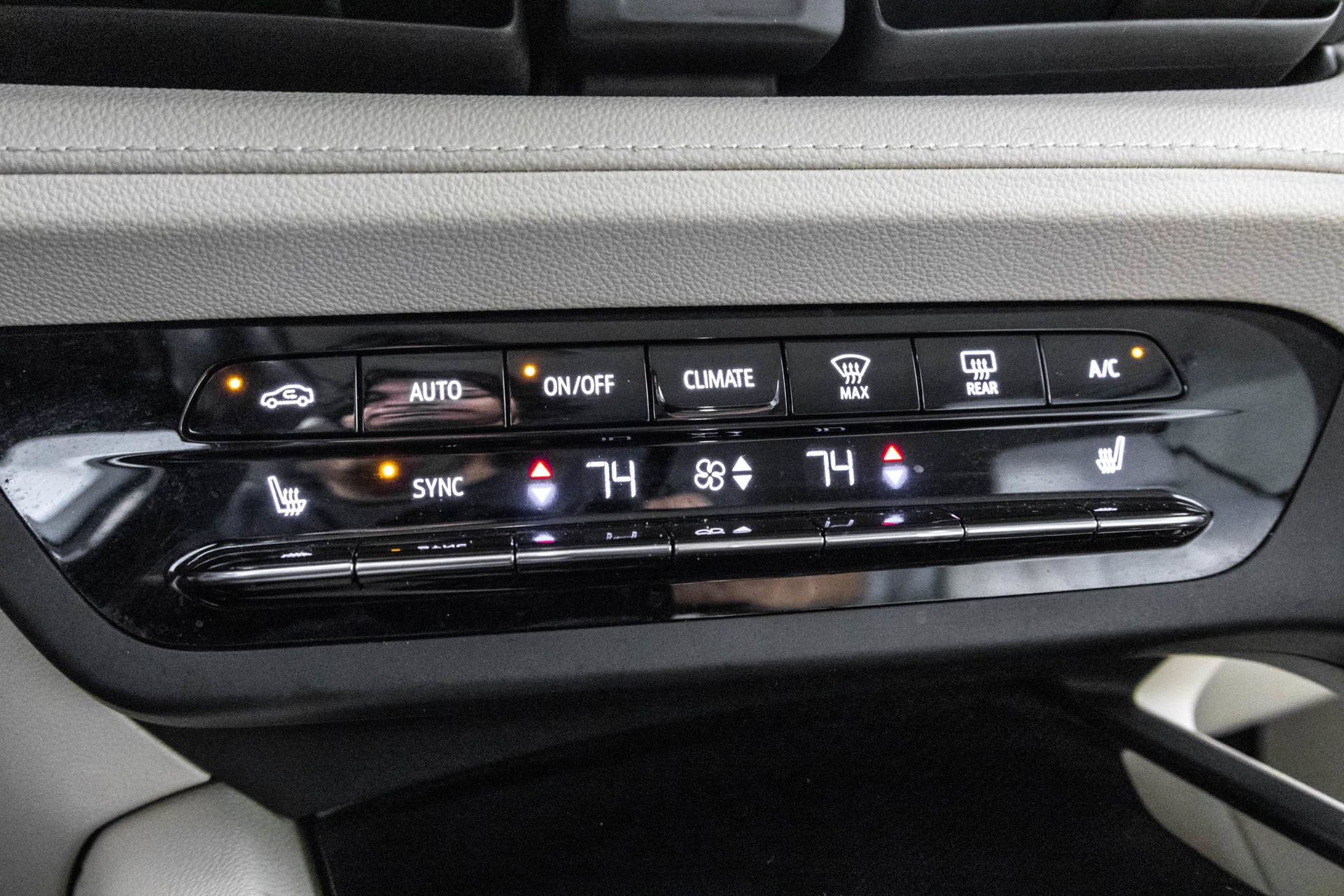 Used 2021 Buick Envision Preferred AWD/4WD image 31