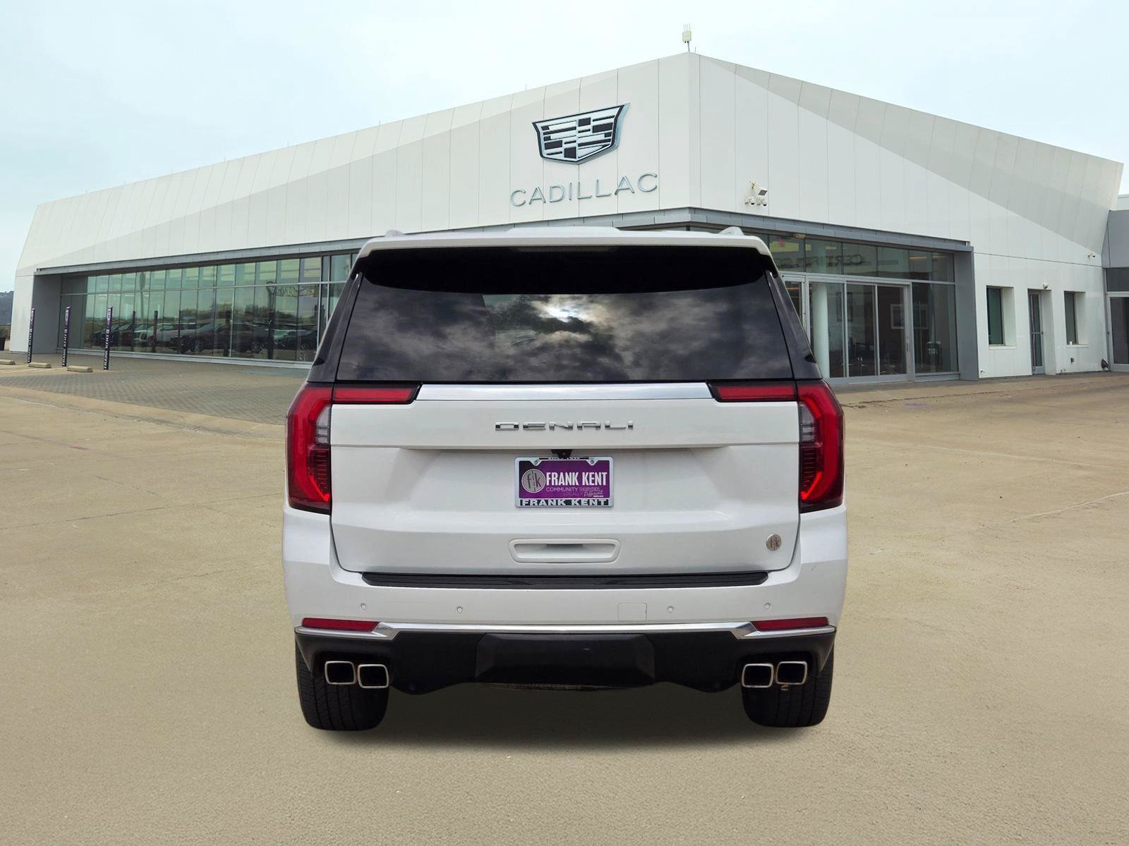 Used 2025 GMC Yukon Denali AWD/4WD image 5