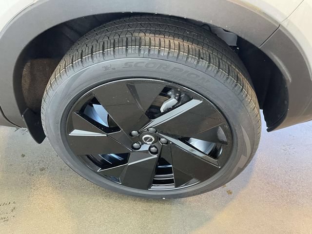 New 2026 Volvo XC40 B5 Ultra w/ Climate Package AWD/4WD image 9