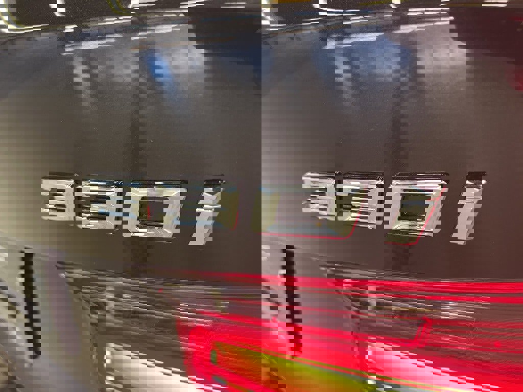 Used 2020 BMW 330i xDrive Sedan w/ Premium Package image 32