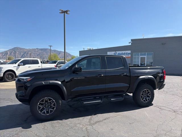 Used 2024 Chevrolet Colorado ZR2 w/ ZR2 Convenience Package III AWD/4WD image 11