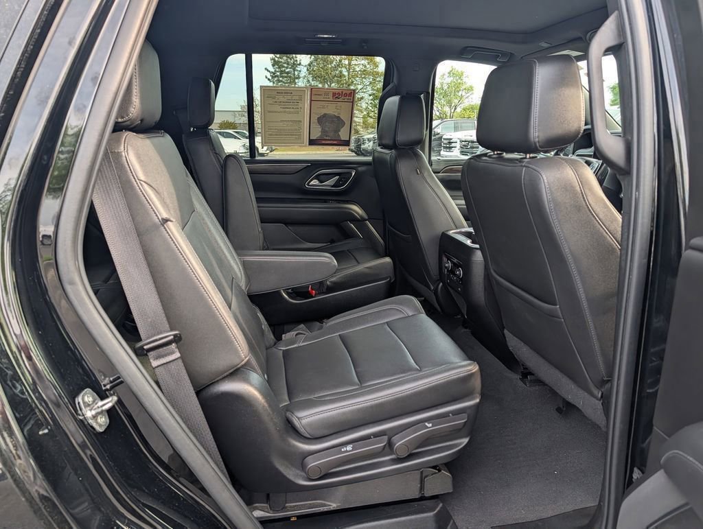 Used 2022 Chevrolet Tahoe Z71 w/ Luxury Package AWD/4WD image 18