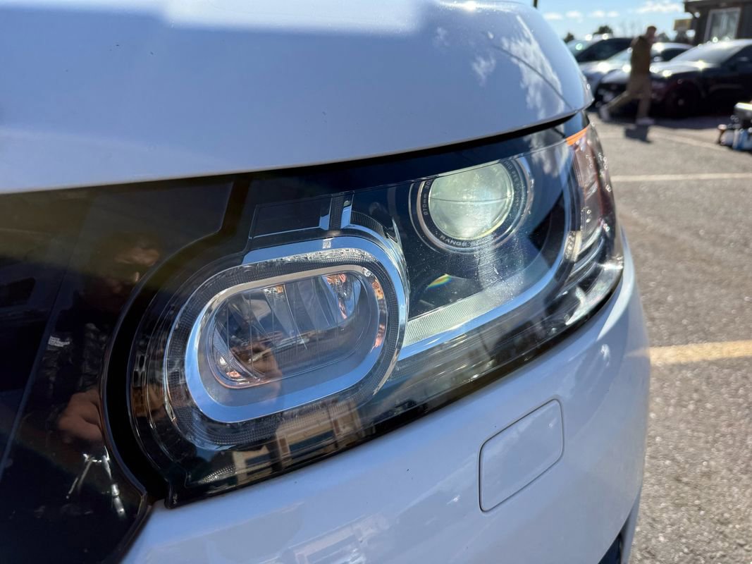 Used 2017 Land Rover Range Rover Sport HSE Dynamic image 9