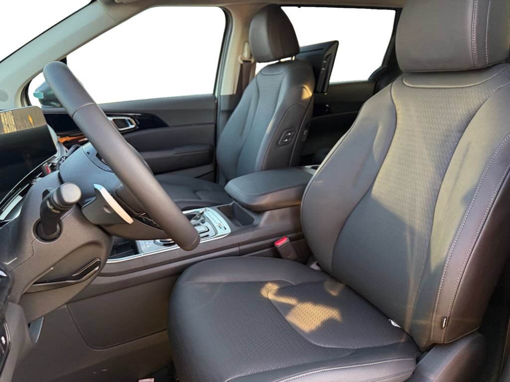 New 2026 Kia Carnival SX Prestige FWD image 9
