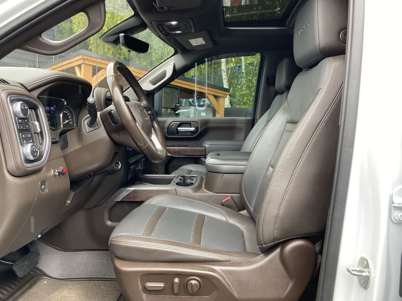 Used 2021 GMC Sierra 3500 Denali w/ Denali Ultimate Package AWD/4WD image 13