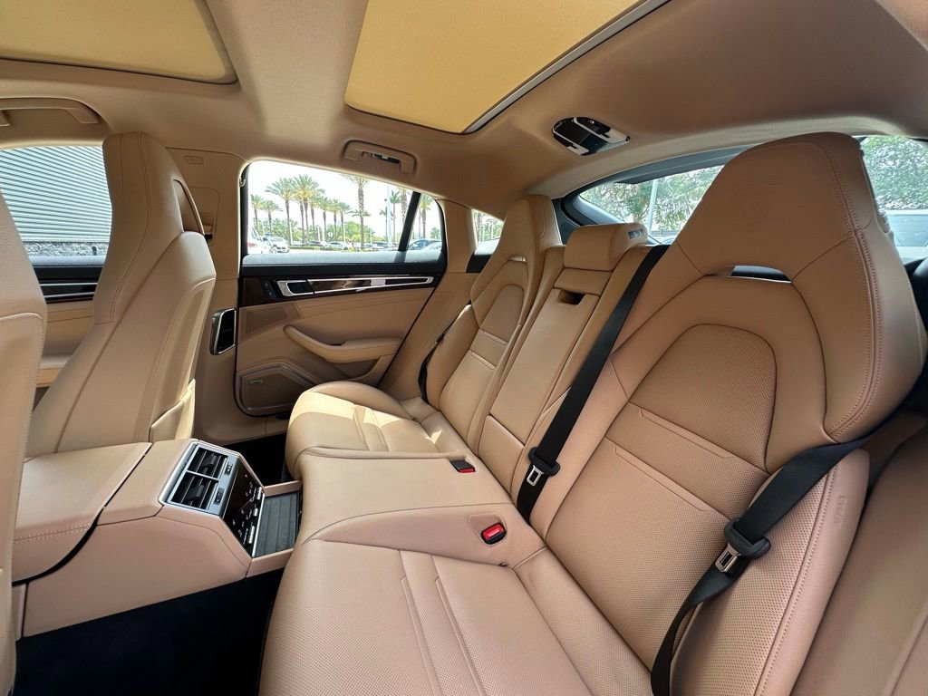 Certified 2023 Porsche Panamera 4 Platinum Edition AWD/4WD image 36