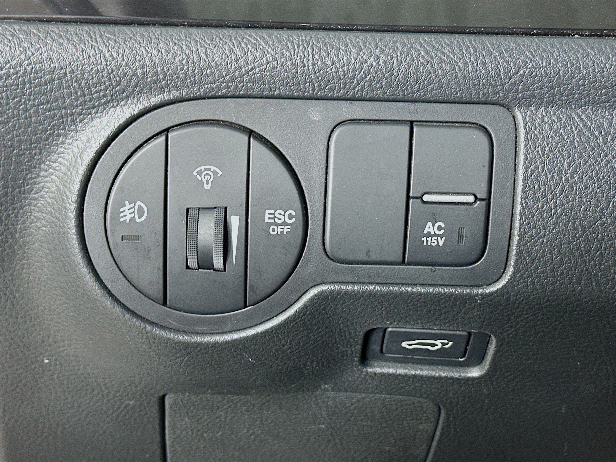 Used 2011 Hyundai Veracruz Limited FWD image 17