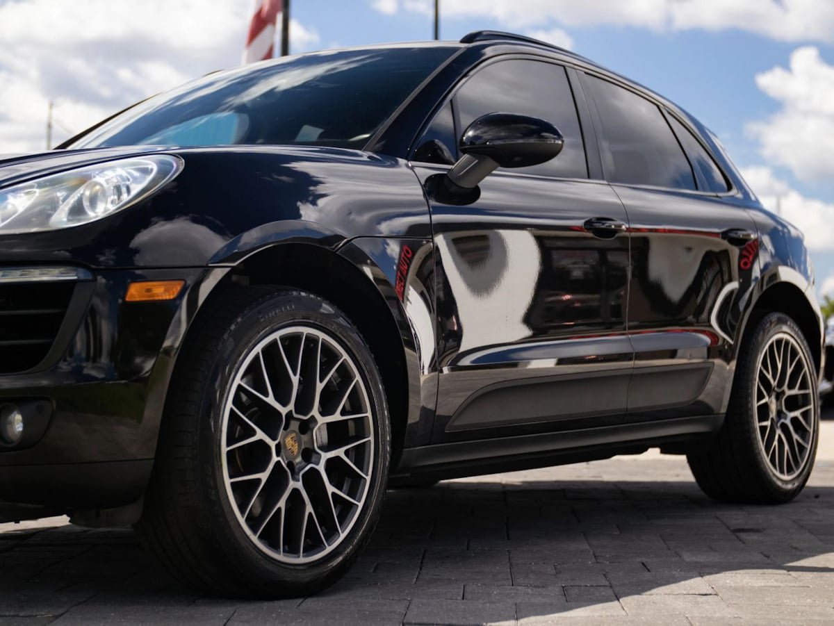 Used 2015 Porsche Macan S w/ Infotainment Package AWD/4WD image 7