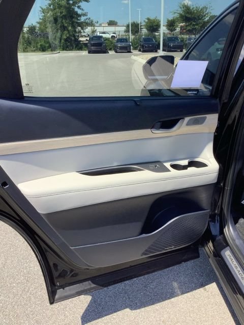 Used 2023 Hyundai Palisade Limited w/ Cargo Package AWD/4WD image 19