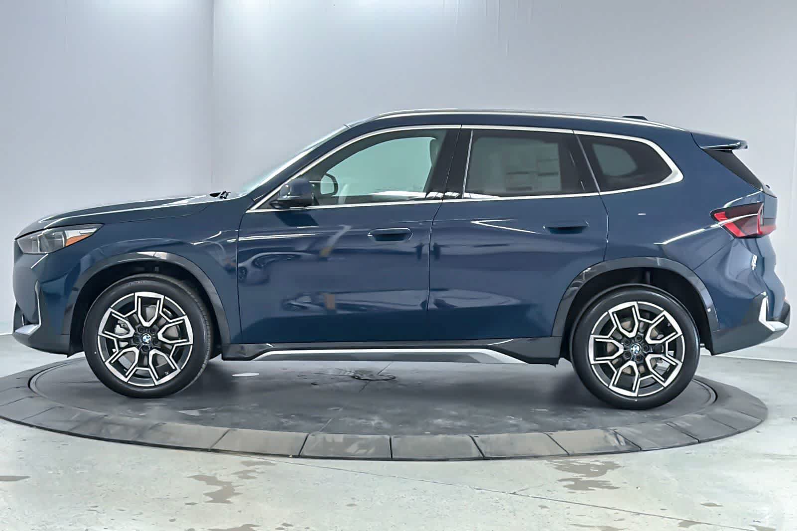 New 2026 BMW X1 xDrive28i w/ Technology Package AWD/4WD image 5