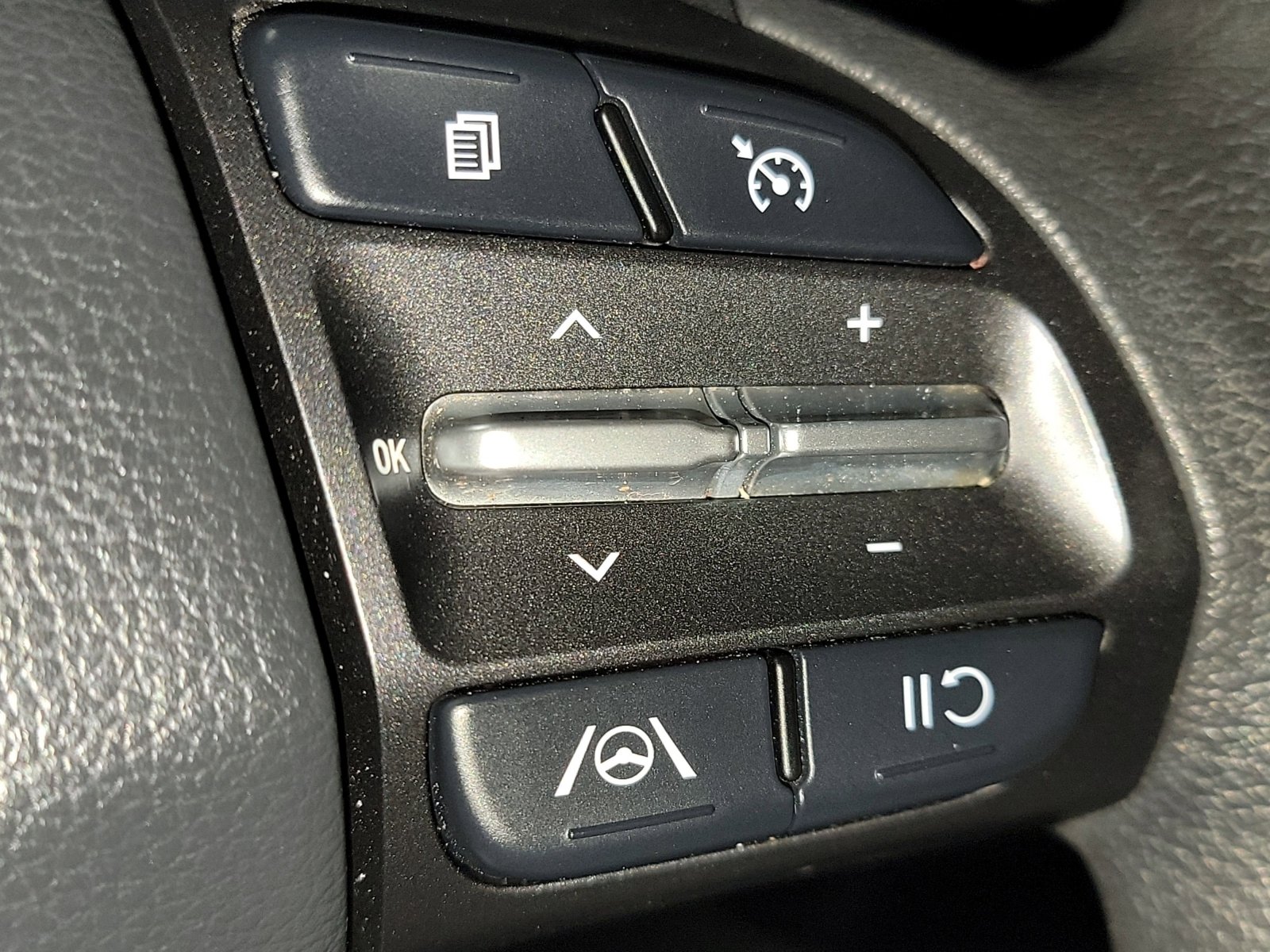 Used 2022 Hyundai Kona SEL FWD image 33
