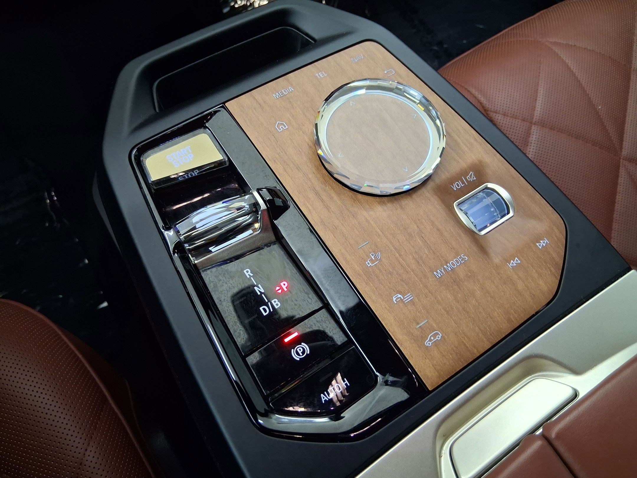 Certified 2023 BMW iX xDrive50 w/ Premium Package image 16