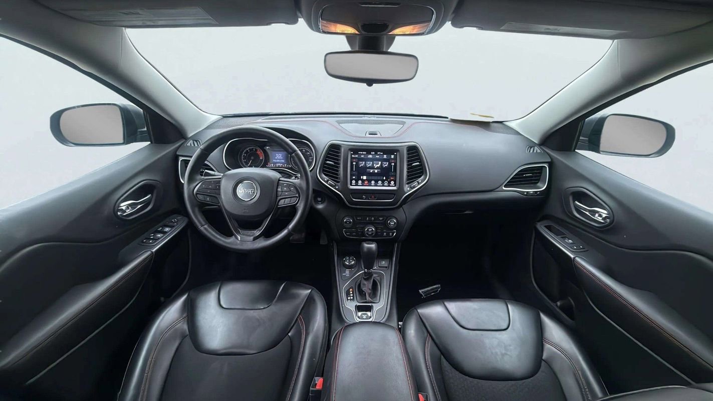 Used 2019 Jeep Cherokee Trailhawk w/ Cold Weather Group image 10