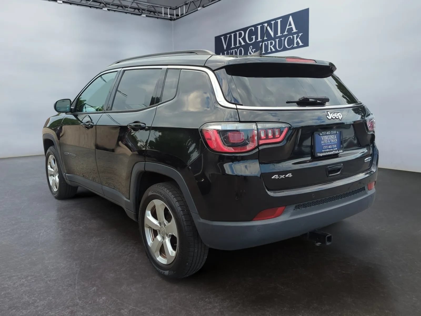 Used 2018 Jeep Compass Latitude w/ Popular Equipment Group AWD/4WD image 10