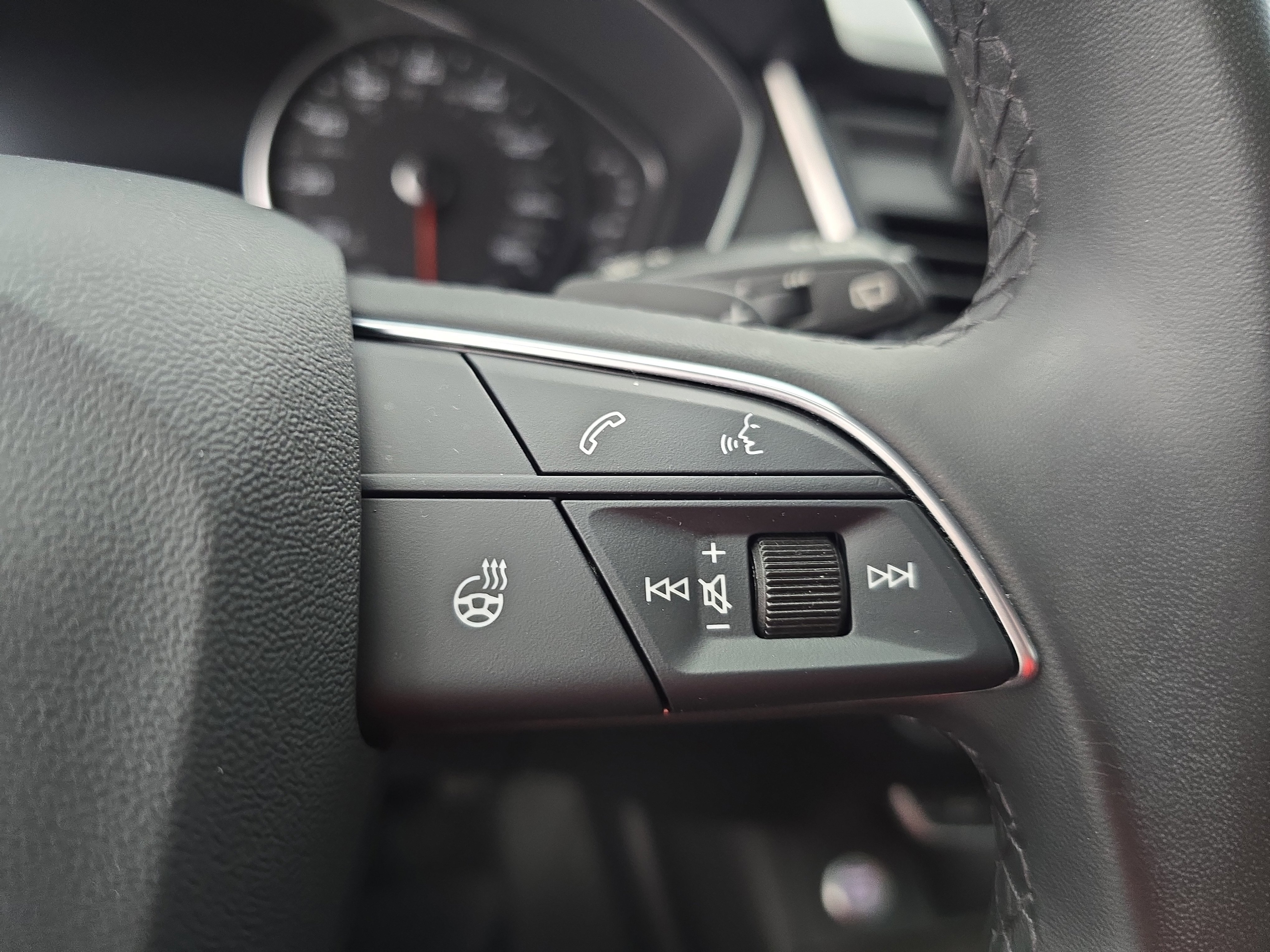 Used 2023 Audi Q5 2.0T Premium w/ Convenience Package image 18