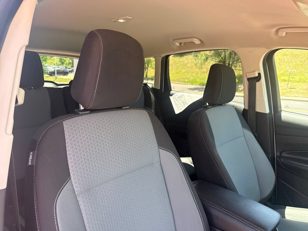 Used 2018 Ford Escape SE w/ SE Sync 3 Package AWD/4WD image 30