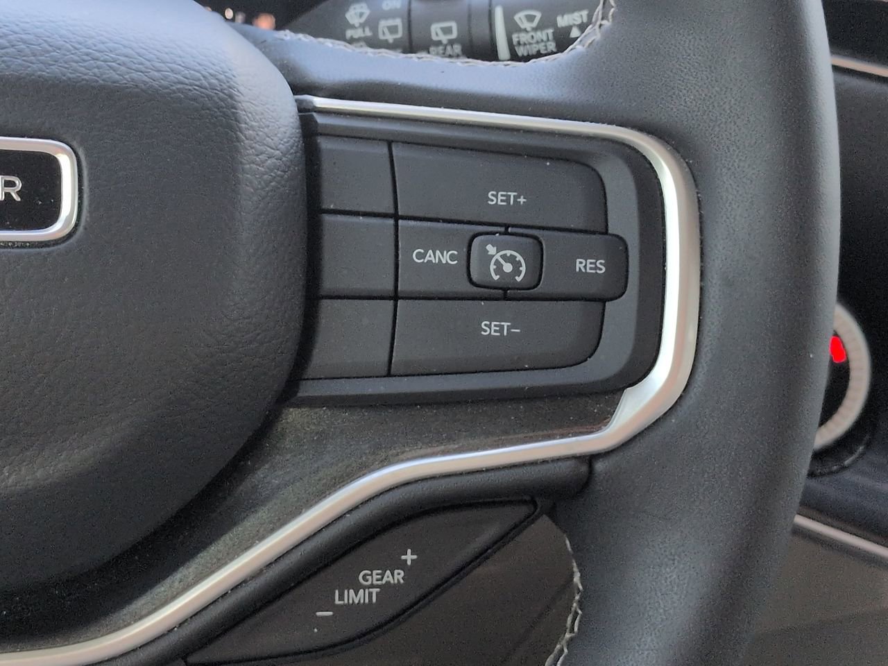 Certified 2024 Jeep Wagoneer L 4WD w/ Premium Group I image 25
